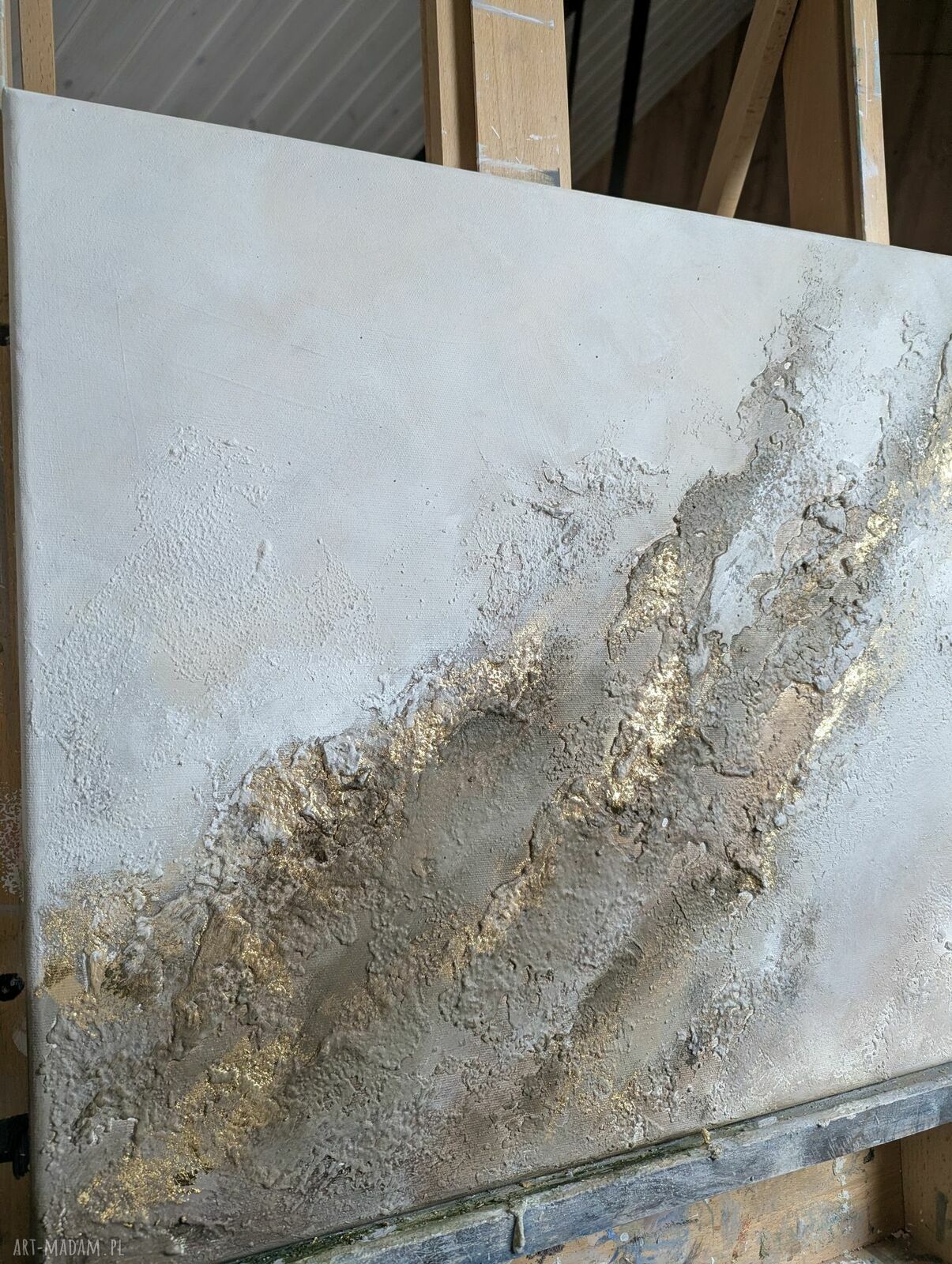Obraz strukturalny „Złote Przestrzenie” - abstrakcja 50x70 cm na płótnie