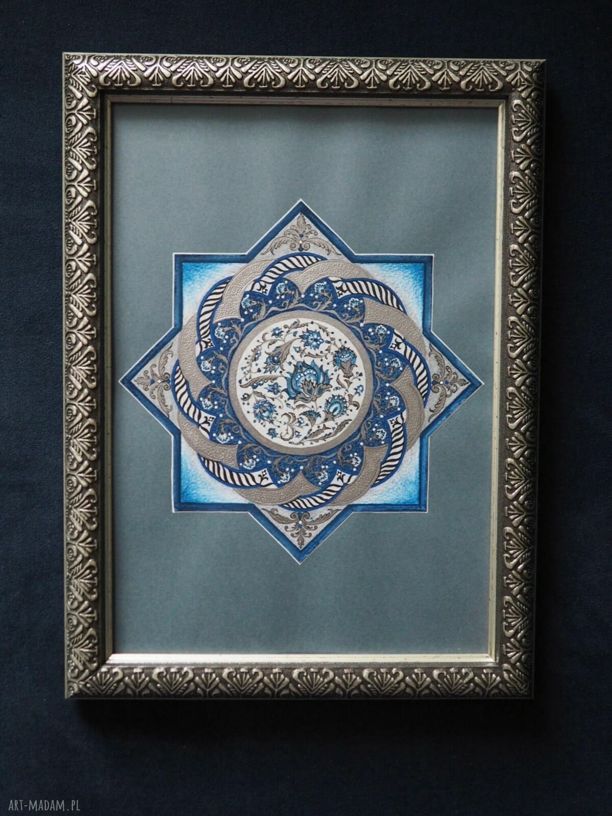 Mandala Srebrna - ręcznie malowana grafika w ozdobnej ramie 21x30 cm