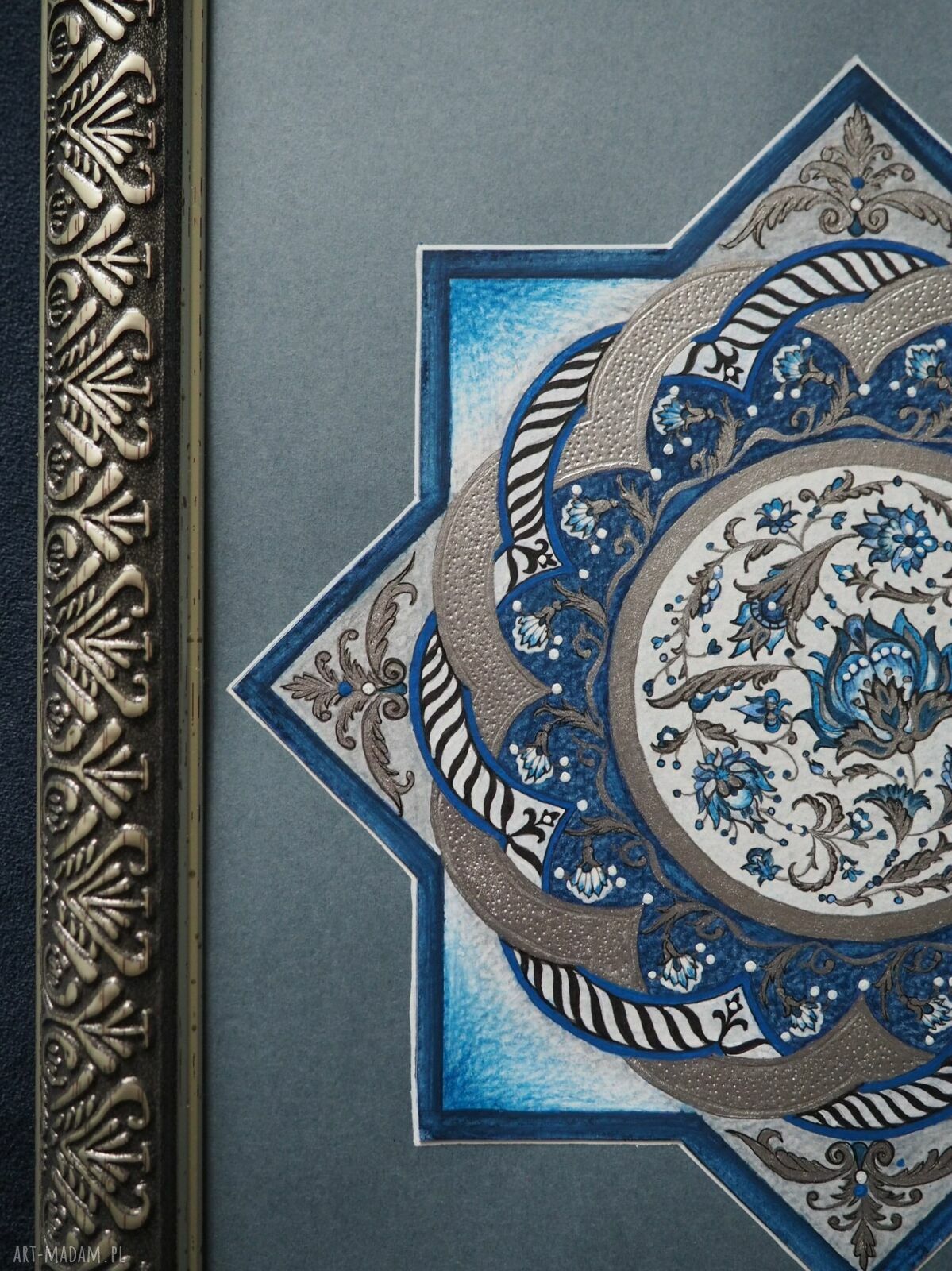 Mandala Srebrna - ręcznie malowana grafika w ozdobnej ramie 21x30 cm