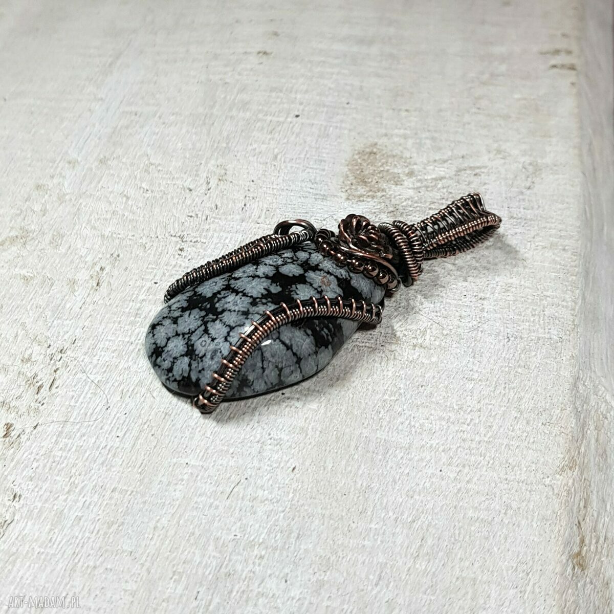 Obsydian śnieżny m241 - miedziany wisiorek wire-wrapping