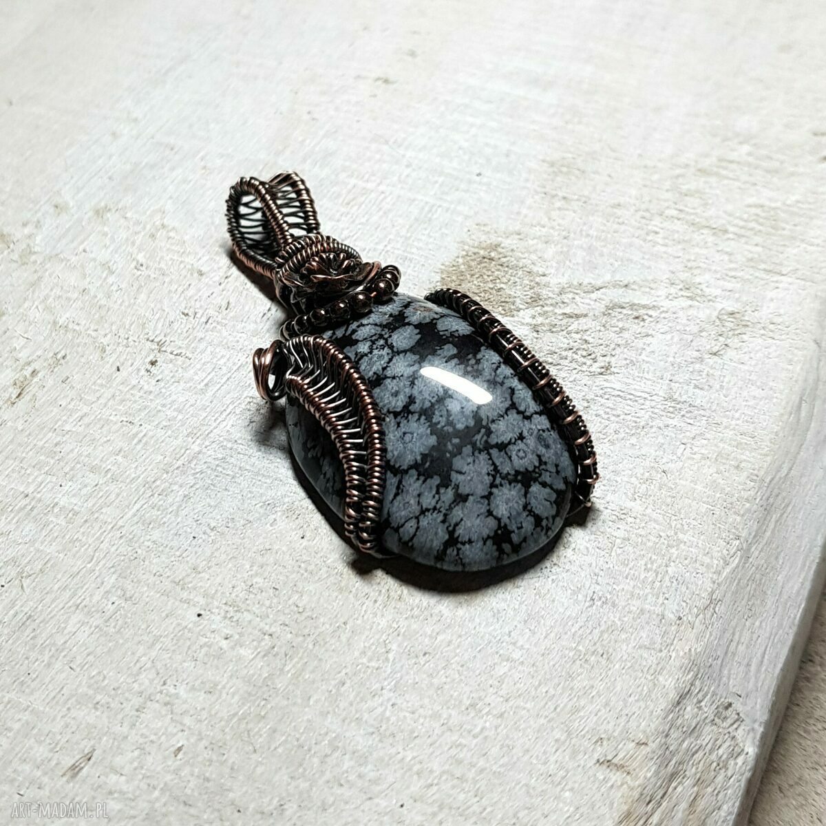Obsydian śnieżny m241 - miedziany wisiorek wire-wrapping