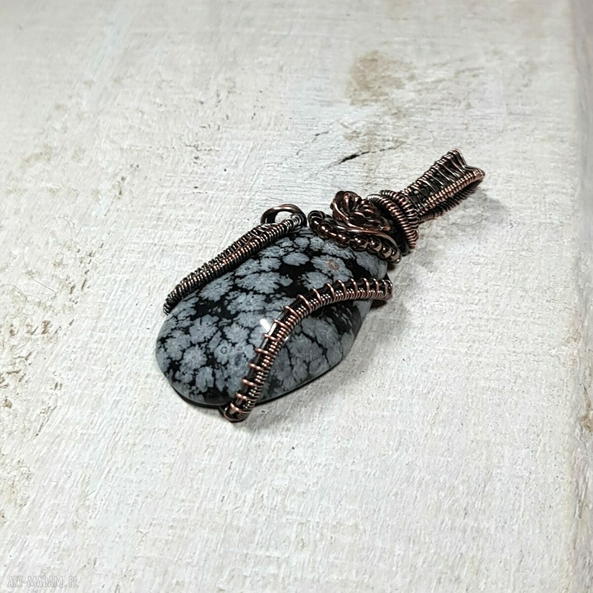 Obsydian śnieżny m241 - miedziany wisiorek wire-wrapping