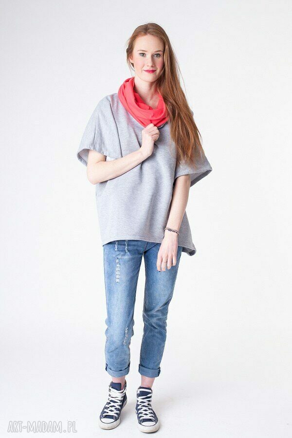 Obszerna bluza narzutka typu oversize