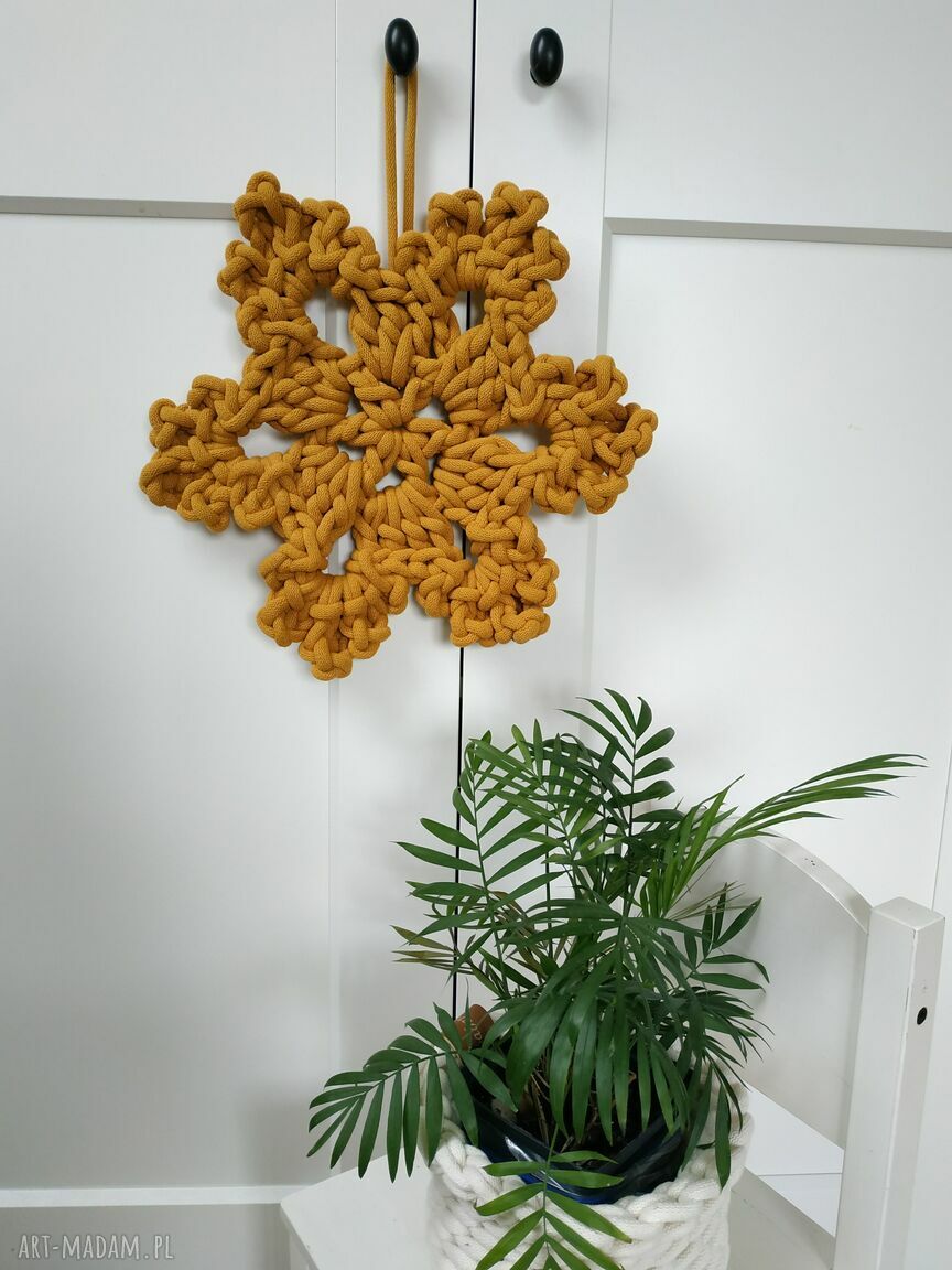 Ogromna śnieżynka 38 cm w kolorze musztardowym - dekoracja na kominek i okno