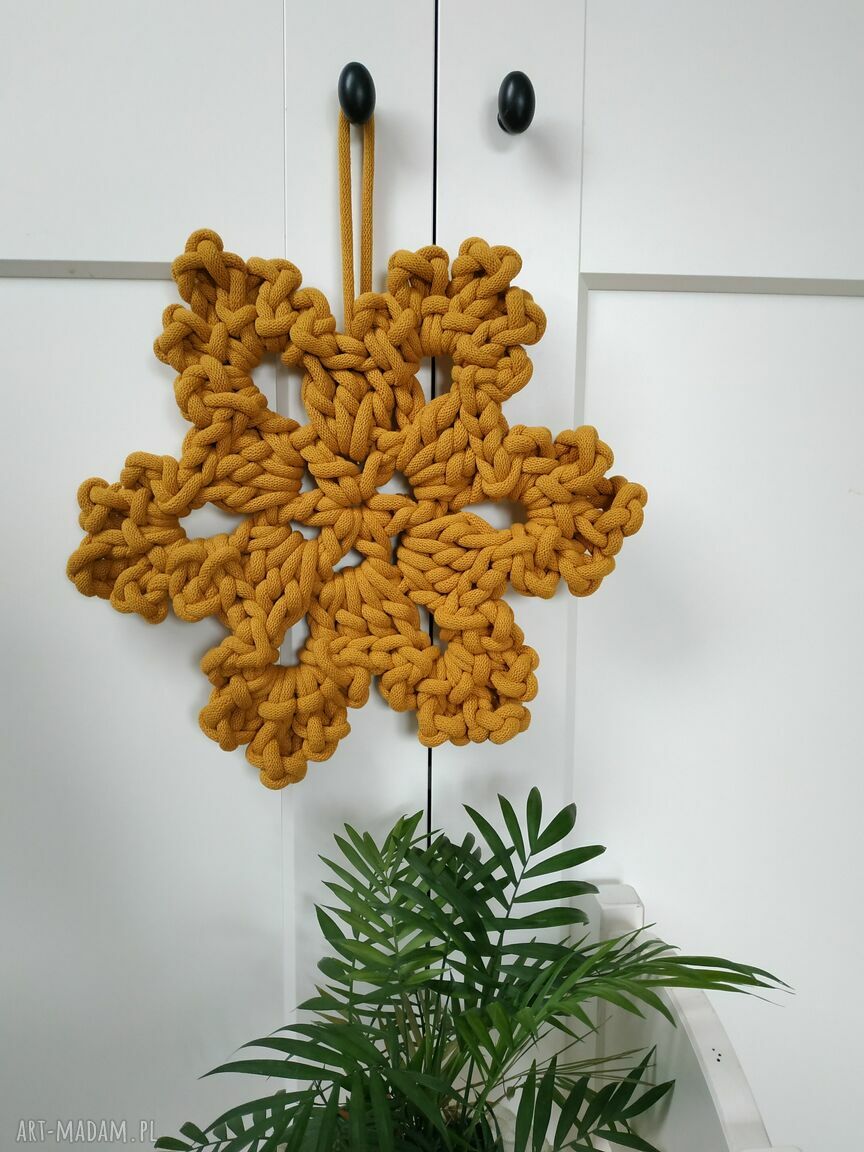 Ogromna śnieżynka 38 cm w kolorze musztardowym - dekoracja na kominek i okno