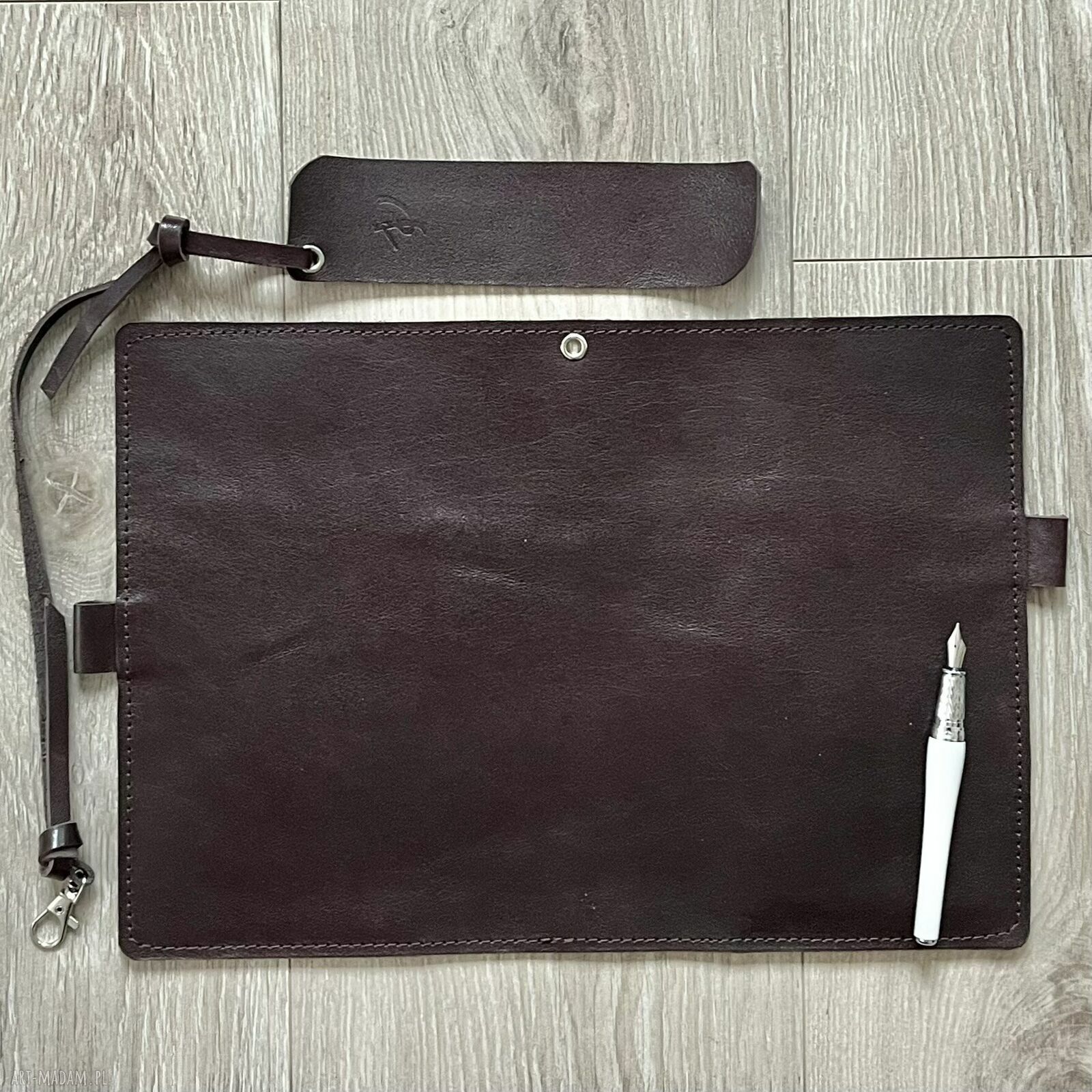 notesy: Okładka skórzana na zeszyt formatu A5 brązowa lico z połyskiem. Hand Made