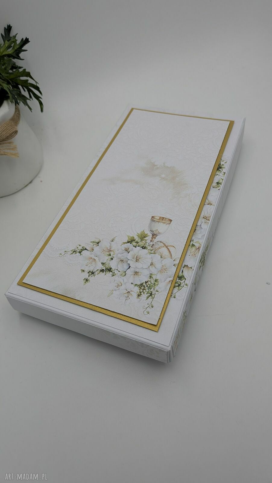 Kartka na Pierwszą Komunię Świętą (sztalugowa) z pudełkiem - scrapbooking w bieli i złocie