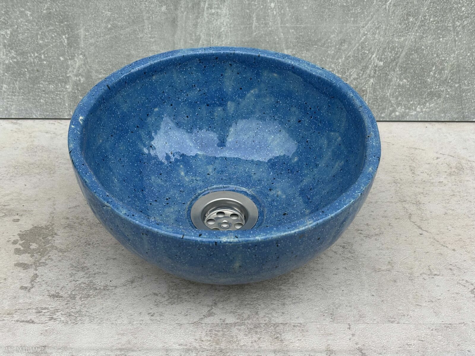 Okrągła umywalka nablatowa ceramiczna - ręcznie robiona w stylu wiejskim i boho