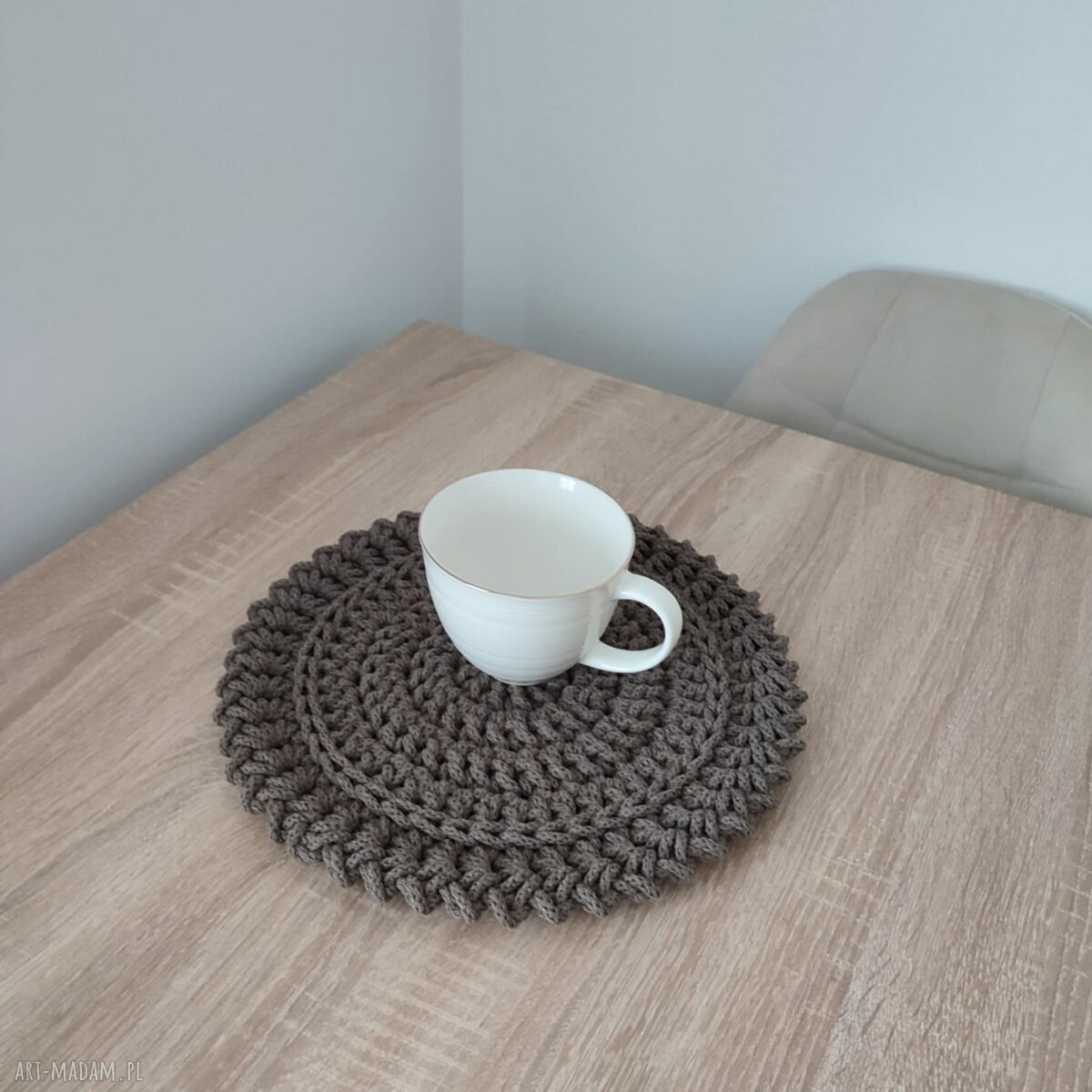 Podkładka okrągła szydełkowa 32 cm ze sznurka bawełnianego