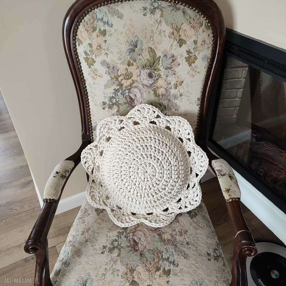 Poduszka okrągła z falbanką 40 cm - ręcznie robiona do salonu