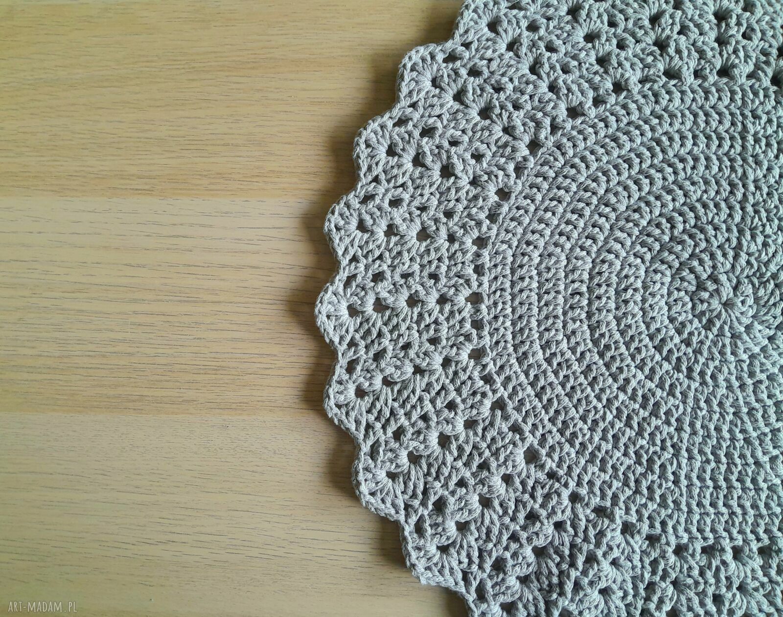 Szara okrągła serwetka handmade ze sznurka bawełnianego (ok. 40 cm)