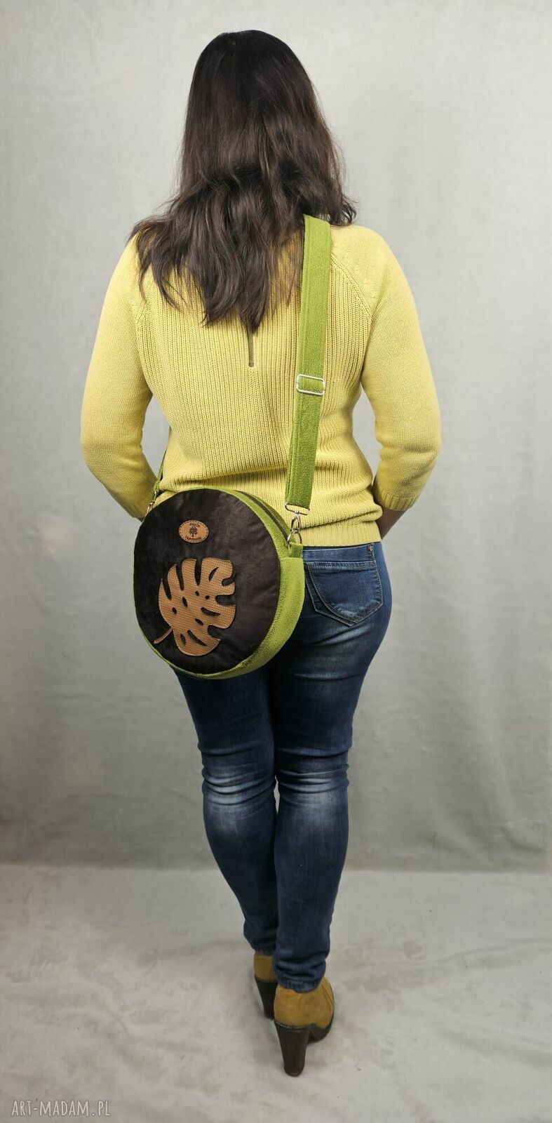 Okrągła torba MONSTERA - limonka i czekolada, skóra naturalna (na ramię / crossbody)