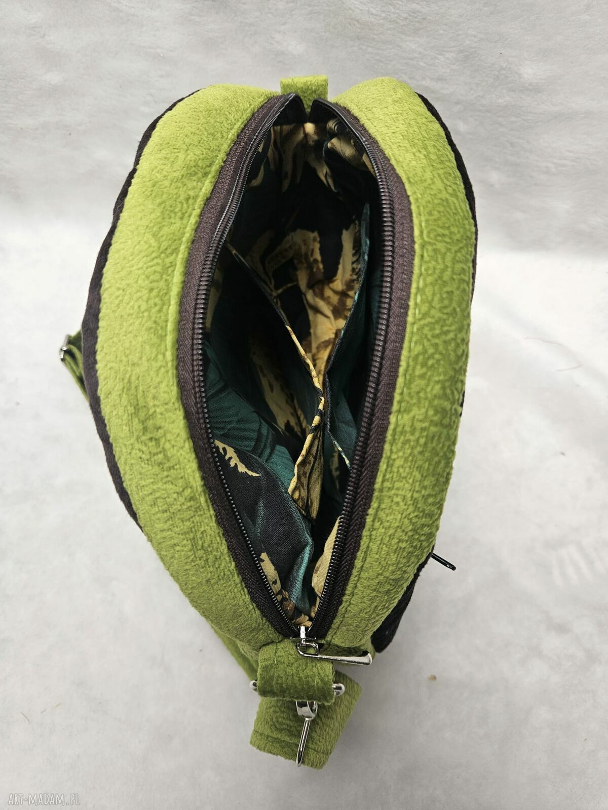 Okrągła torba MONSTERA - limonka i czekolada, skóra naturalna (na ramię / crossbody)