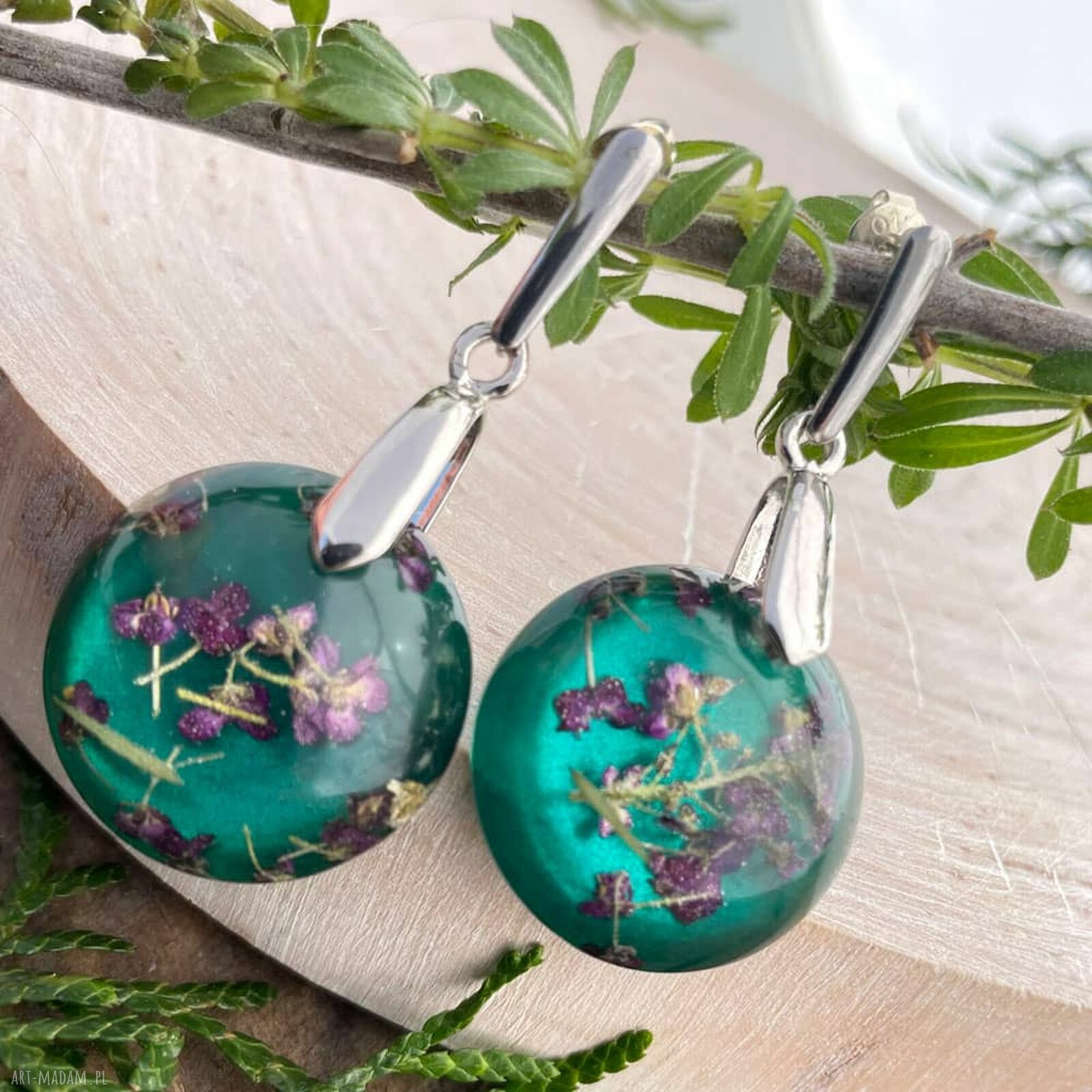 Okrągłe kolczyki z suszonymi kwiatami w żywicy - Herbarium Jewelry k252