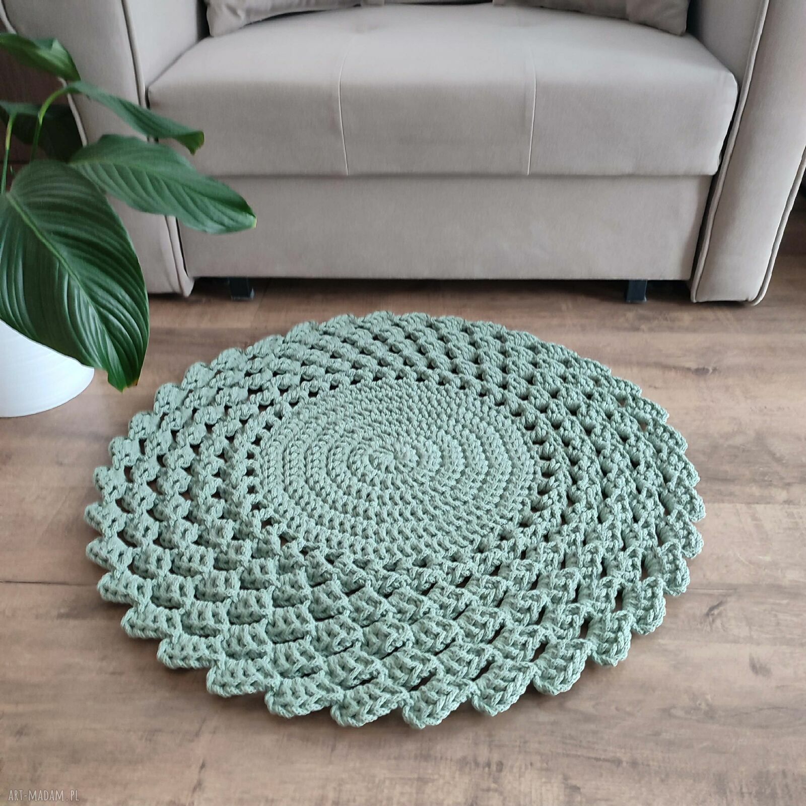 Okrągły dywan szydełkowy 70 cm ze sznurka bawełnianego - do salonu i sypialni