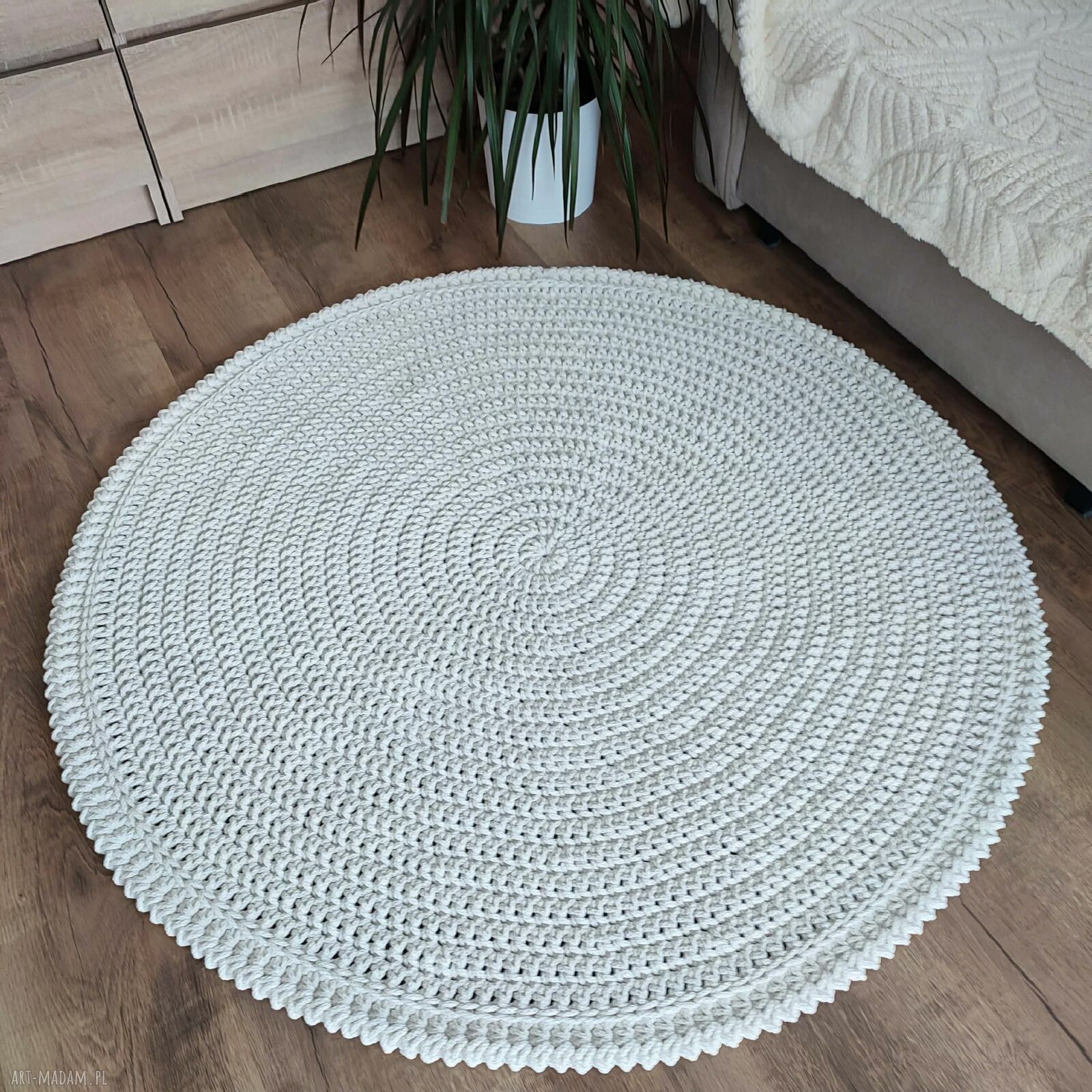 Ręcznie szydełkowany dywan okrągły ze sznurka bawełnianego 125 cm