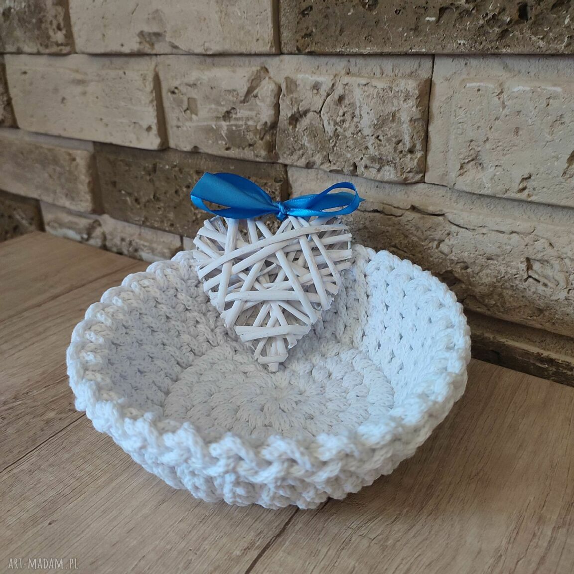 Ręcznie robiony koszyk okrągły ze sznurka 12x7 cm na owoce