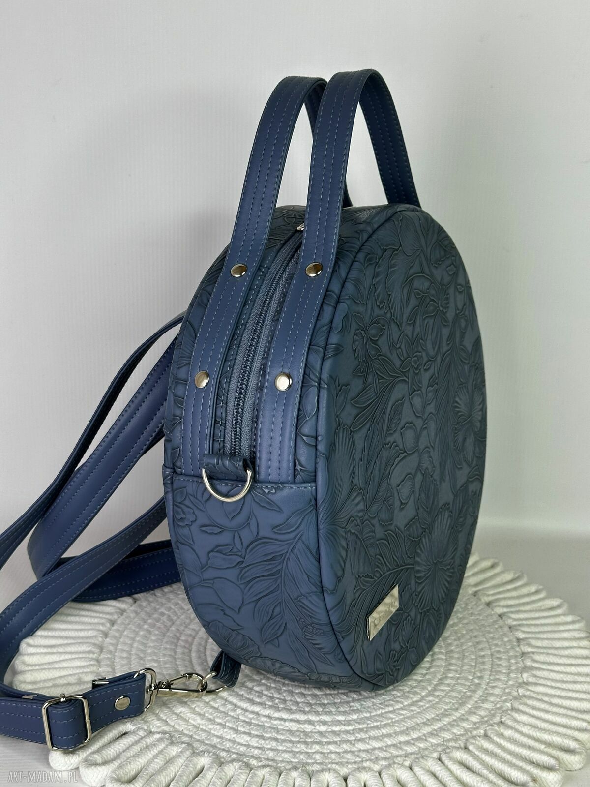 Okrągły plecak damski i torebka 2w1 z kosmetyczką - kwiaty denim
