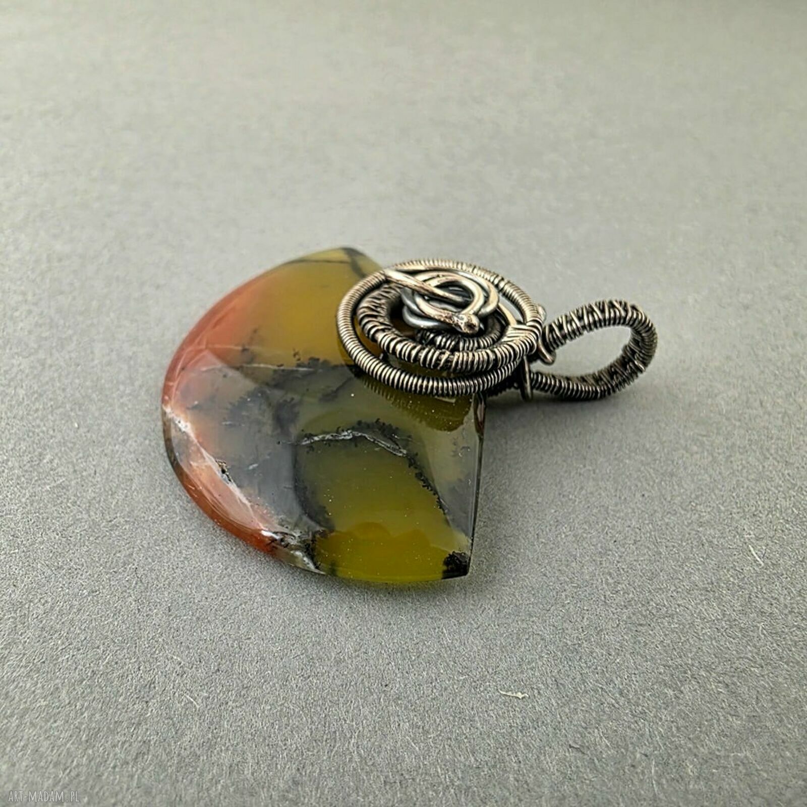Olleandra - wisiorek z opalem w oksydowanym srebrze (wire-wrapping)