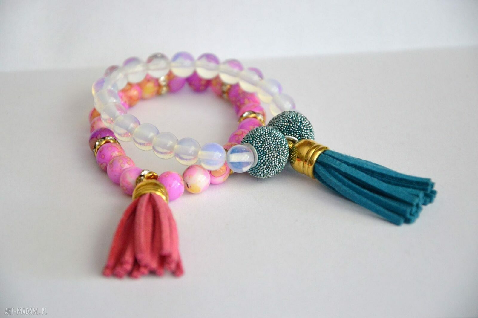 Opal w niebieskim chwostem