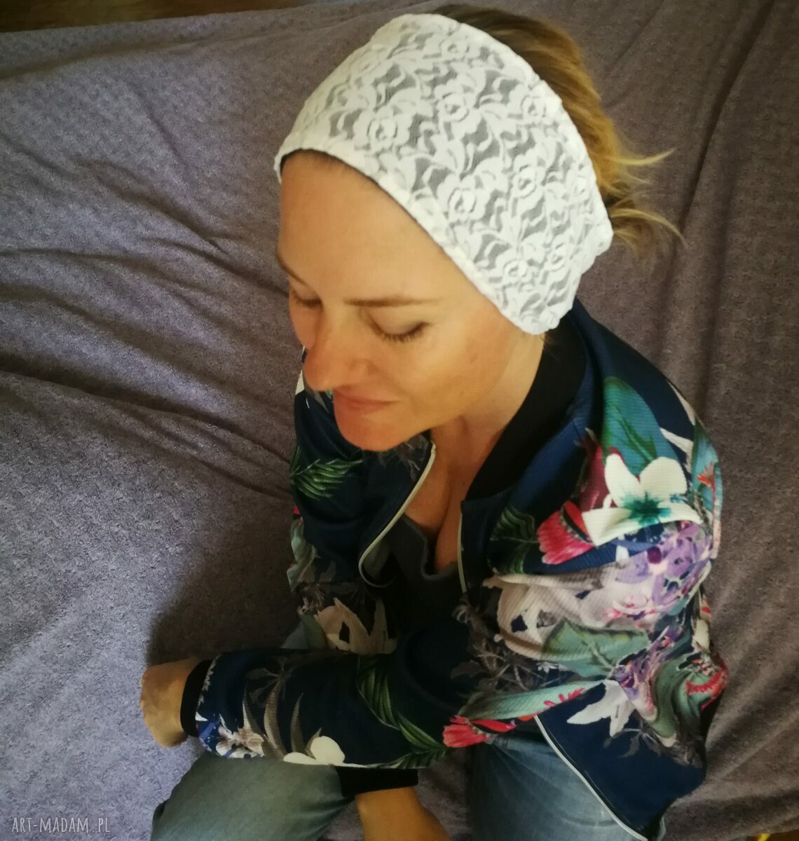 Biała opaska koronkowa na czarnej podszewce - handmade, rozmiar uniwersalny