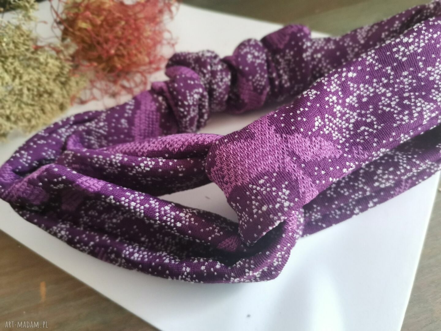 Opaska fioletowa turbanowa boho-folk - uniwersalna (rękodzieło) z etno frędzlami