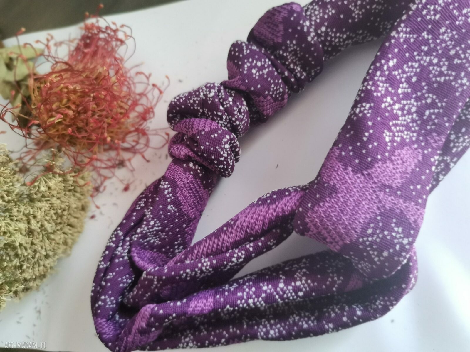 Opaska fioletowa turbanowa boho-folk - uniwersalna (rękodzieło) z etno frędzlami