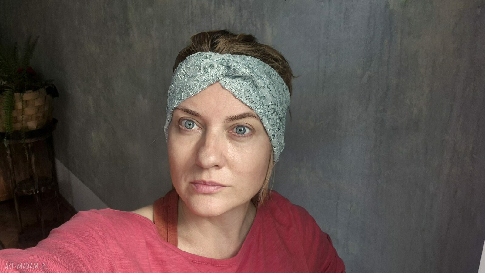 Opaska koronkowa blado-niebieska one size 57-58 cm - miękka i podwójna