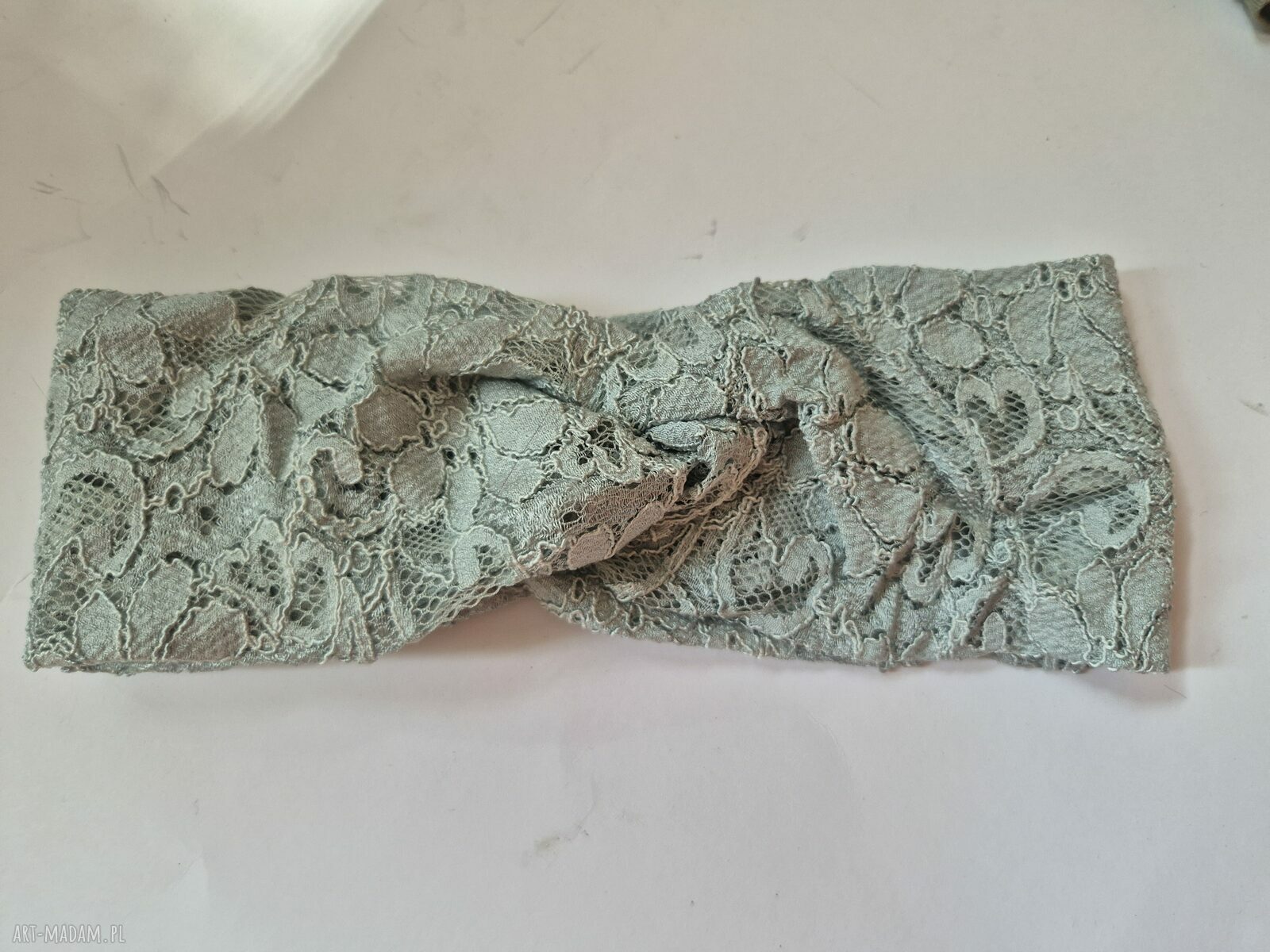 Opaska koronkowa blado-niebieska one size 57-58 cm - miękka i podwójna
