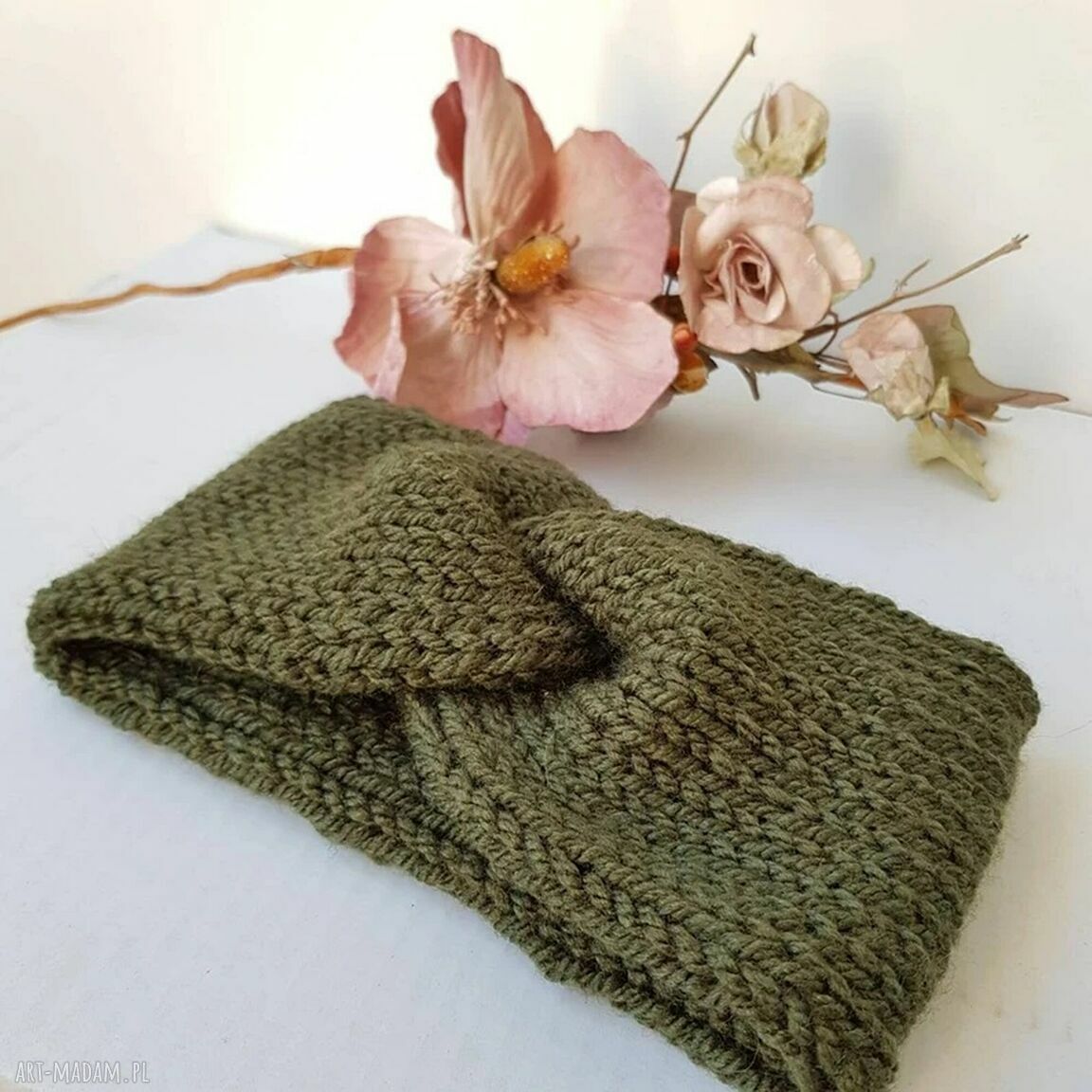 Zimowa opaska na uszy handmade Alba Design w butelkowej zieleni