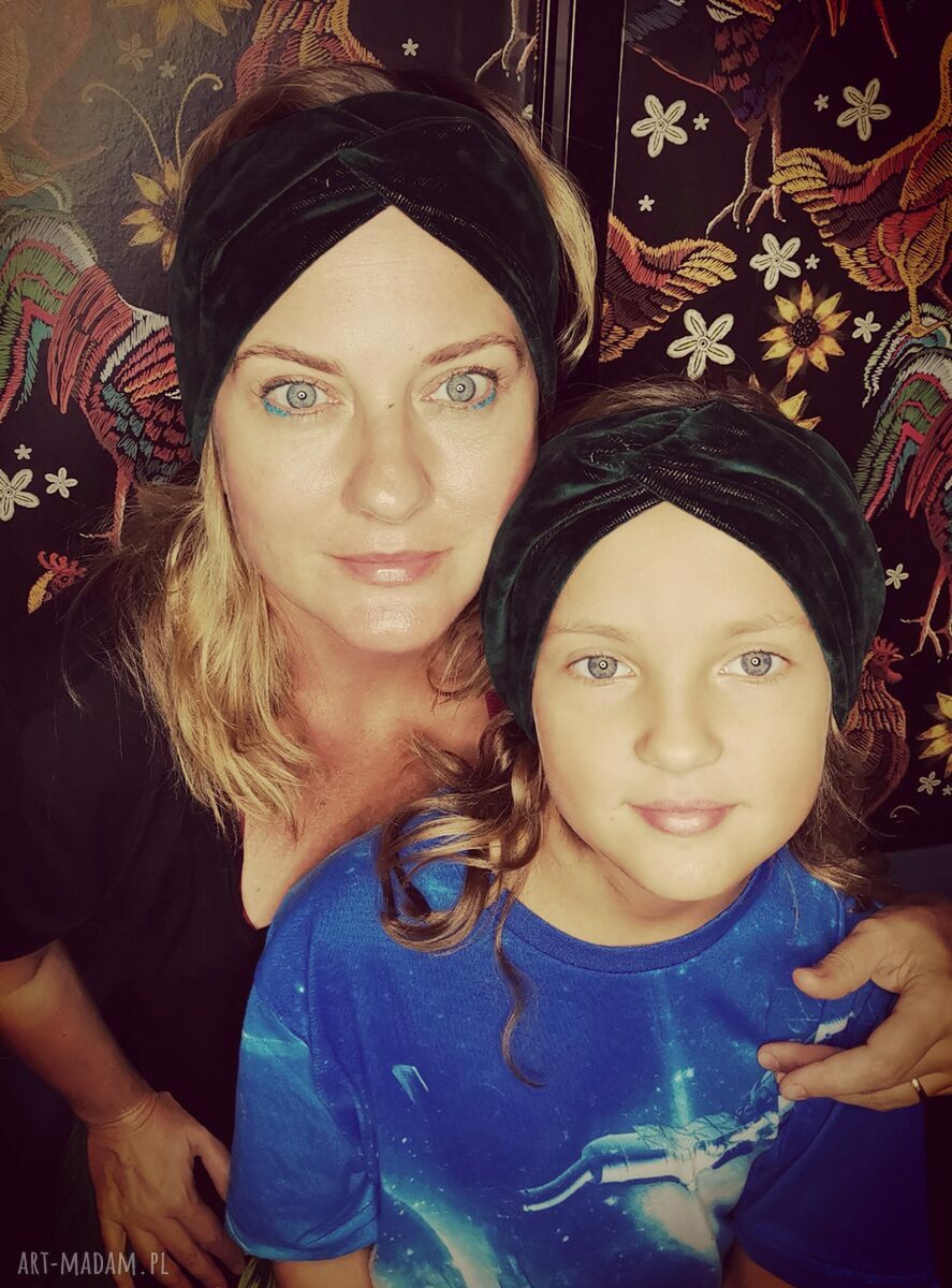Turbanowa opaska z weluru w ciemnej zieleni - rozmiar uniwersalny dla kobiet