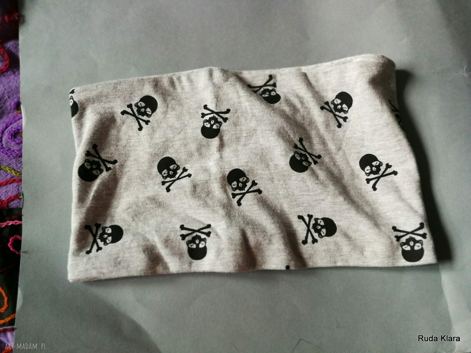 Uniwersalna opaska z czaszkami - boho i etno, 17 cm, na podszewce