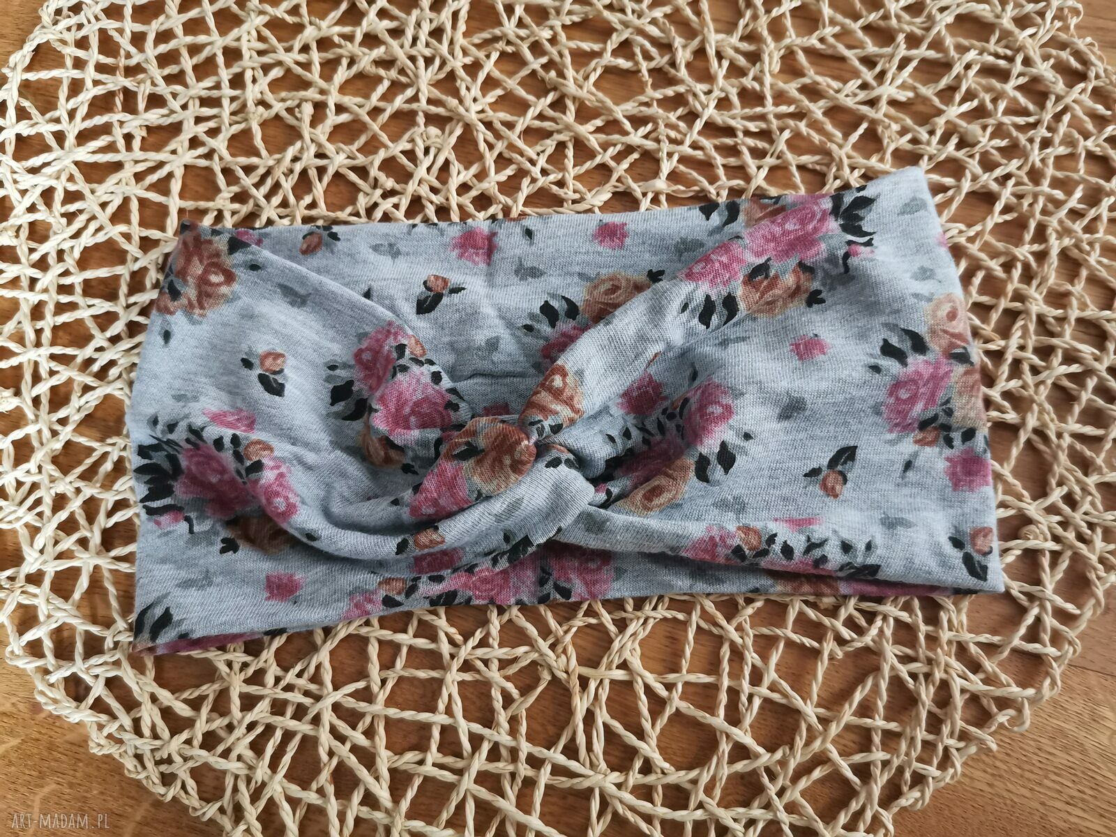 Turbanowa opaska sportowa z frędzlami - rower, joga i boho styl