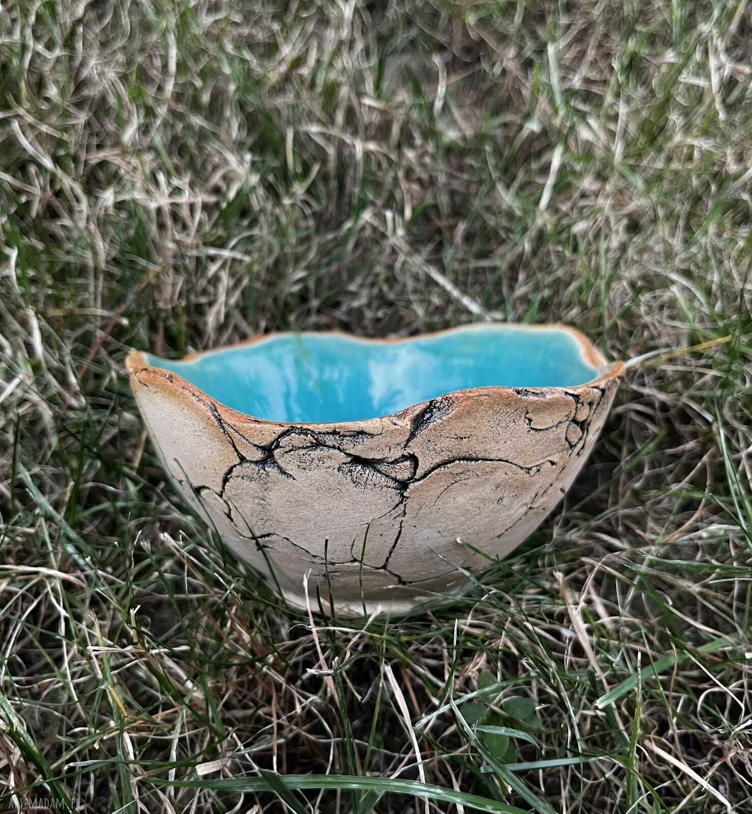 Turkusowa miseczka ceramiczna handmade o organicznej formie