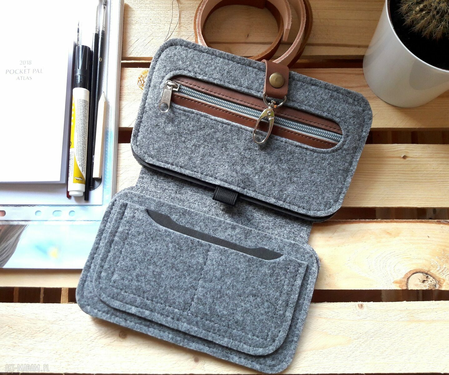 Etui-organizer na tablet i dokumenty - filc, washpapa oraz naturalna skóra