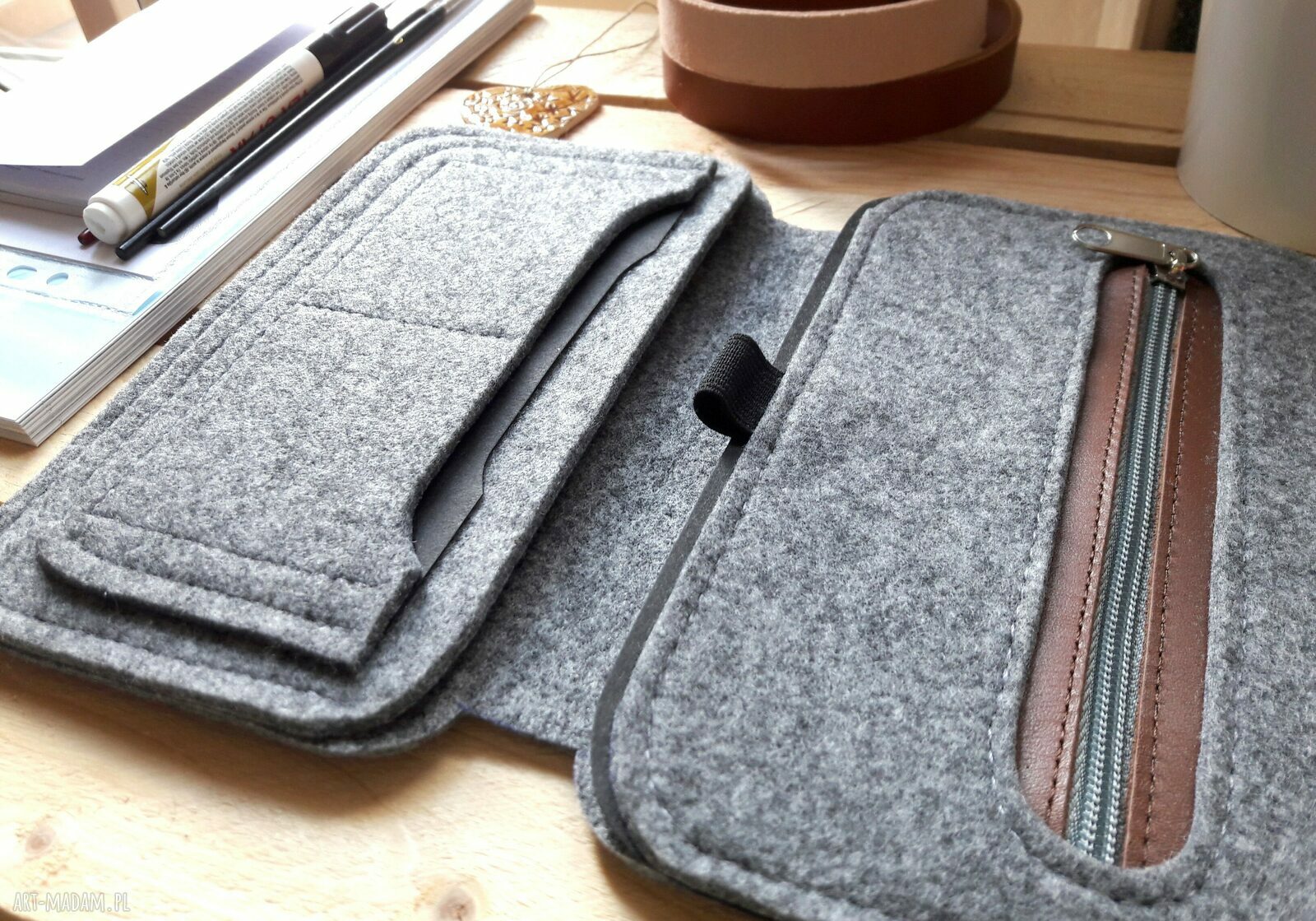 Etui-organizer na tablet i dokumenty - filc, washpapa oraz naturalna skóra