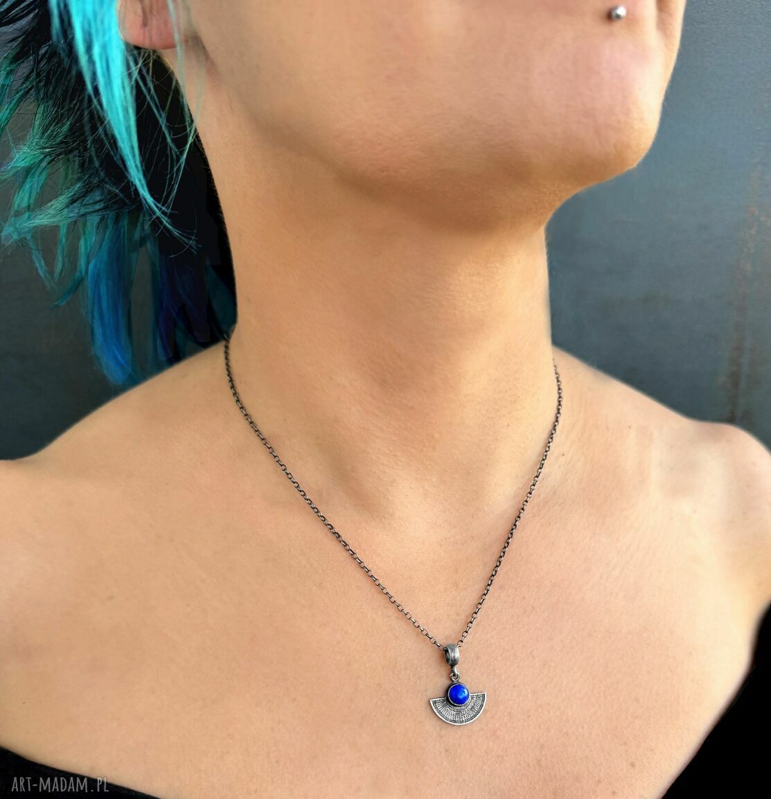 Orientalny wisiorek wachlarz z lapis lazuli - prezent