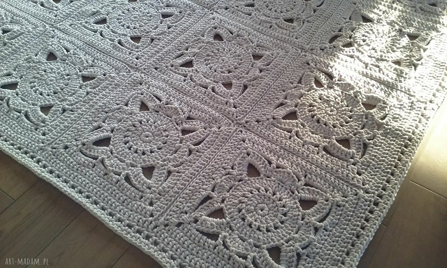 Dywan Ornament 220x220 cm w ciepłym beżu - ręcznie robiony z bawełnianego sznurka