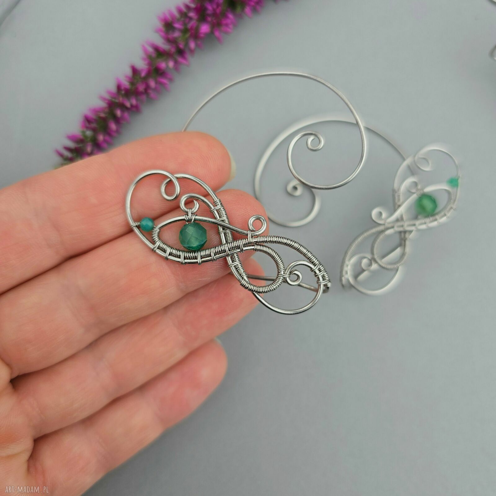 Oryginalne nausznice z zielonym agatem - wire wrapping