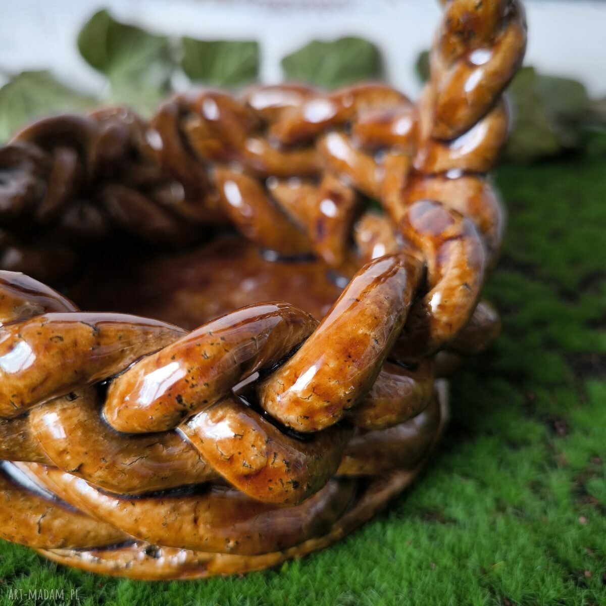 Koszyczek ceramiczny inspirowany wikliną - ręcznie lepiona dekoracja