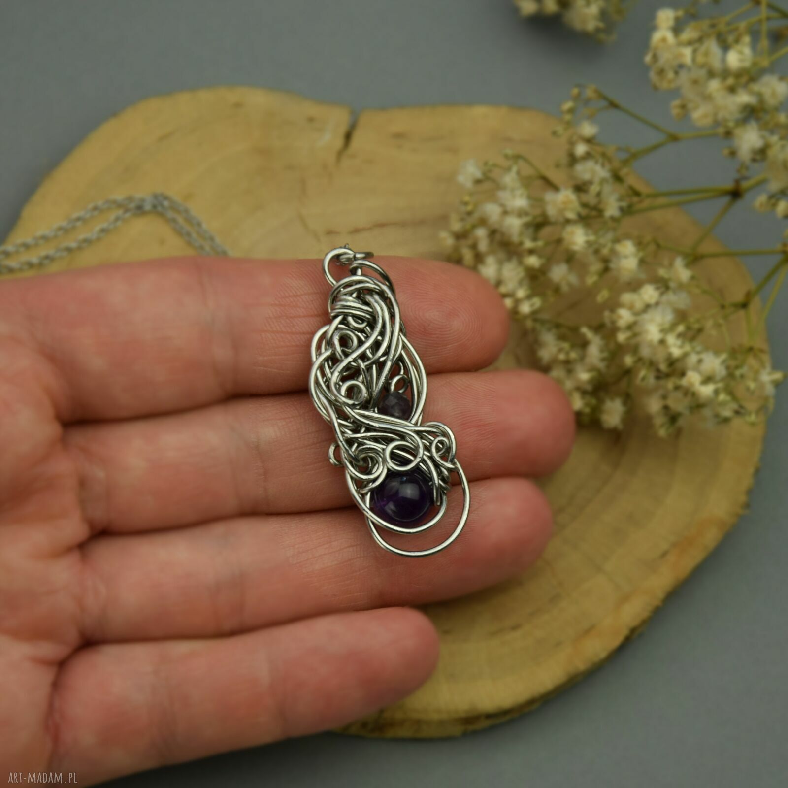 Wisiorek z ametystem - wire wrapping ze stali chirurgicznej