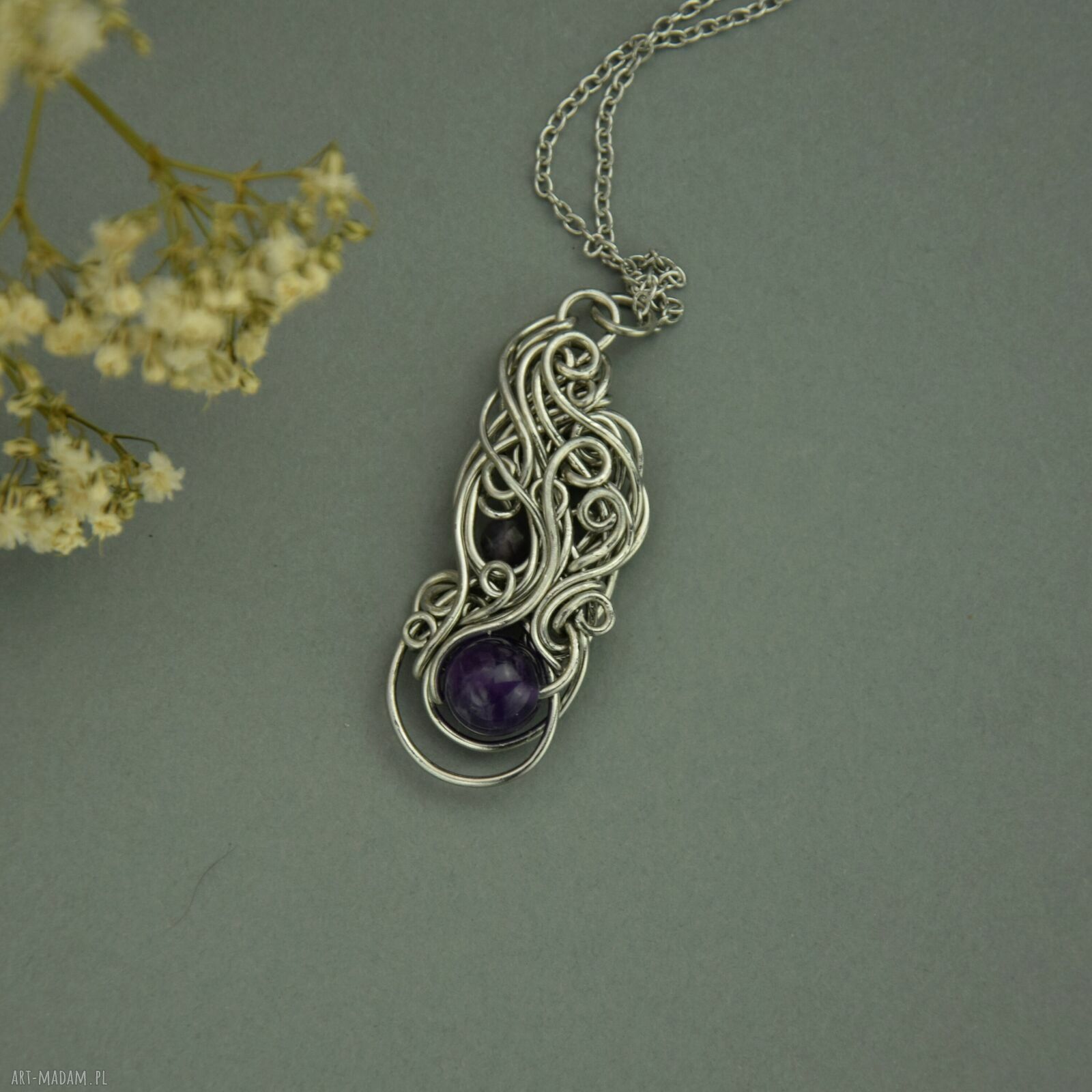 Wisiorek z ametystem - wire wrapping ze stali chirurgicznej