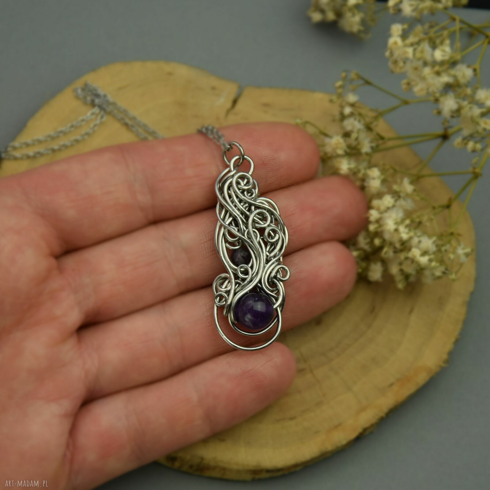 Wisiorek z ametystem - wire wrapping ze stali chirurgicznej