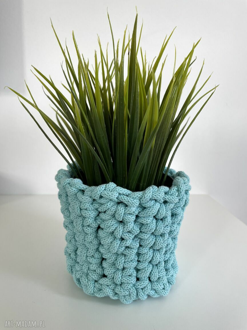 Turkusowa osłonka na doniczkę ze sznurka bawełnianego - szydełko handmade