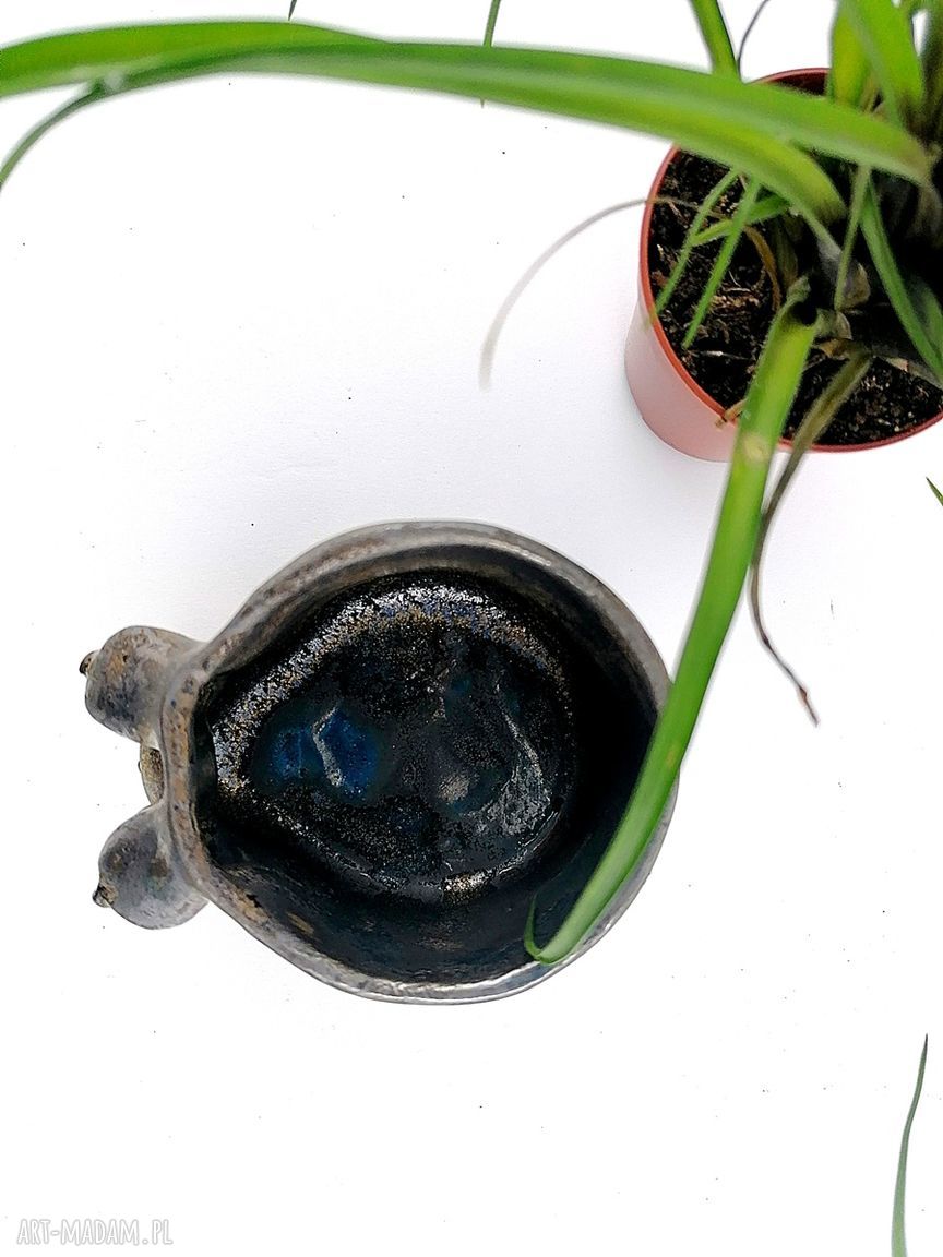 Osłonka na sukulenty ze szkliwem starego srebra - ręcznie lepiona ceramika