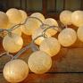 ręcznie zrobione lampy qule cotton balls light kremowa poświata 20 kul