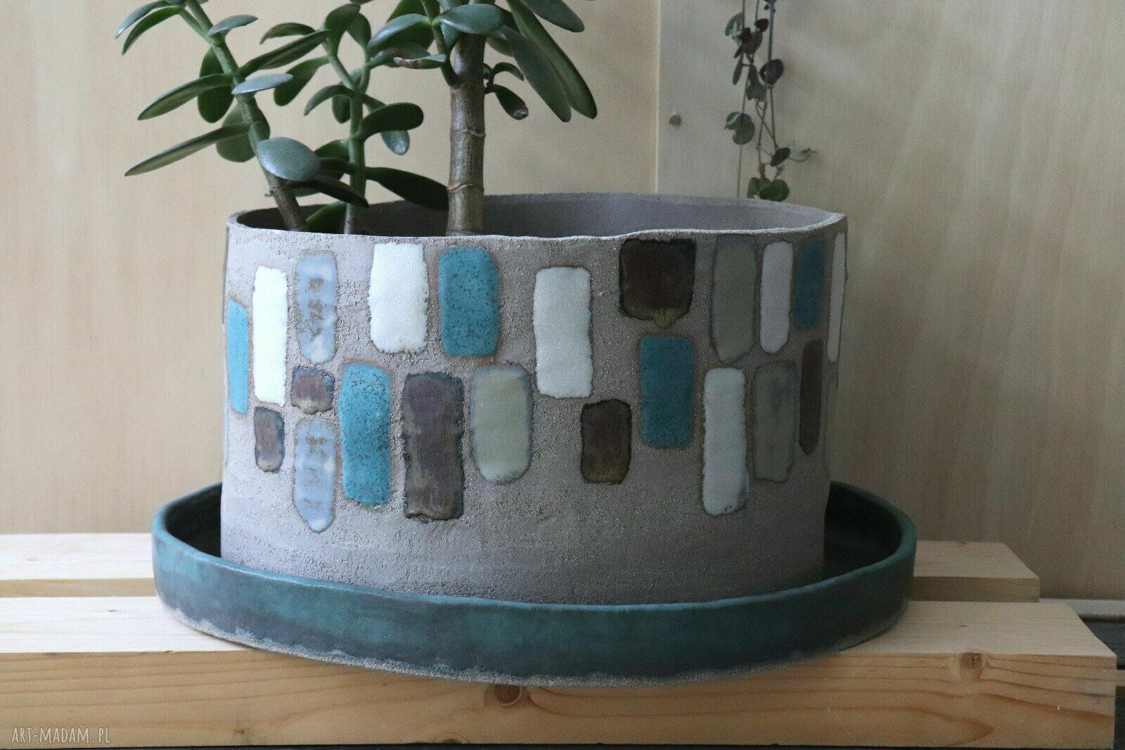 Duża donica ceramiczna handmade - szara glina z niebieską podstawką