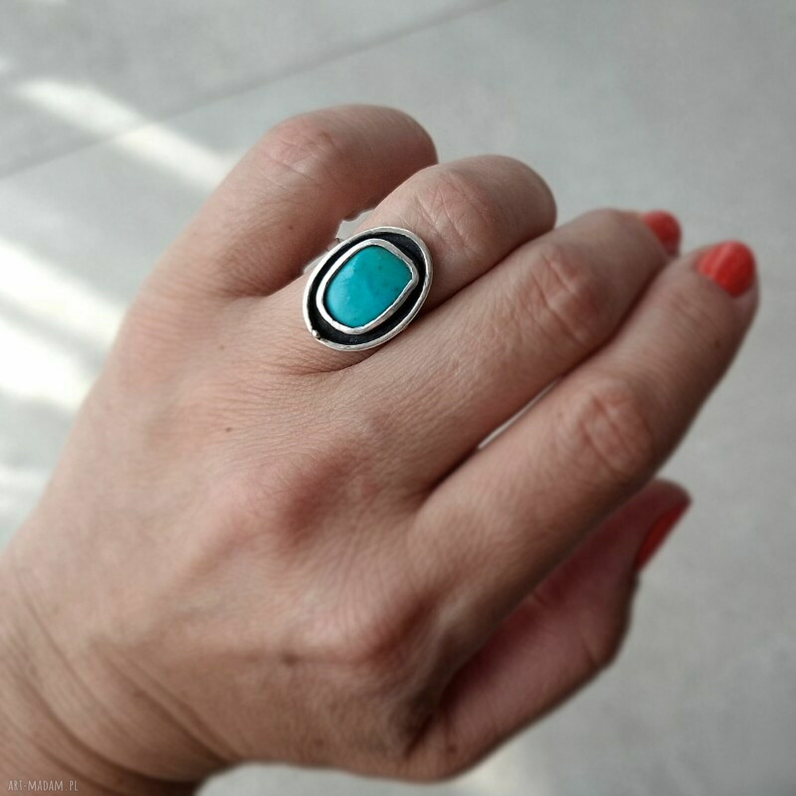pierścionki: Oval srebrny pierścionek z turkusem Hand Made