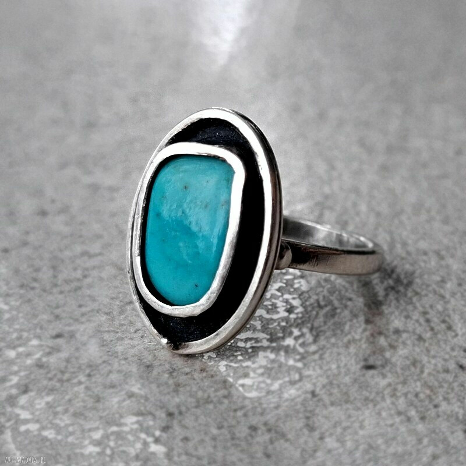 pierścionki: Oval srebrny pierścionek z turkusem Hand Made