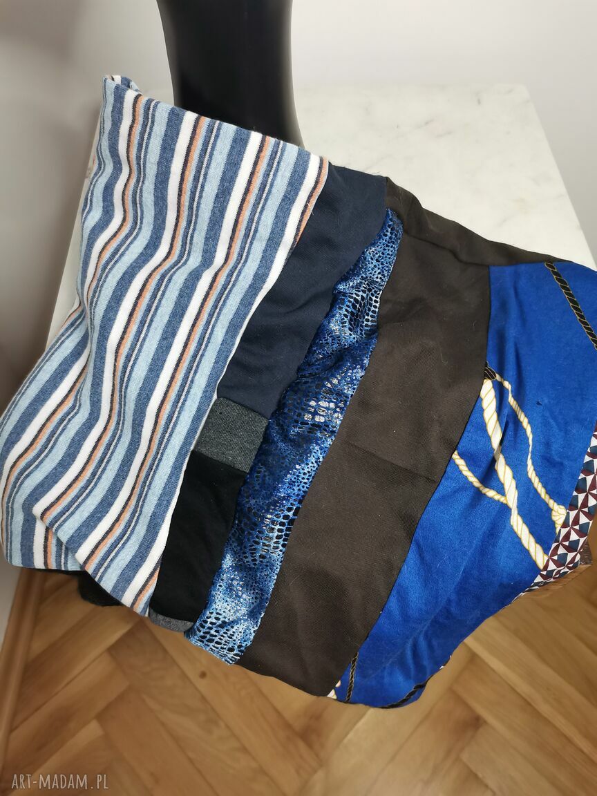 Komin oversize czarny etno boho na podszewce z kolorowymi frędzlami - ręcznie robiony
